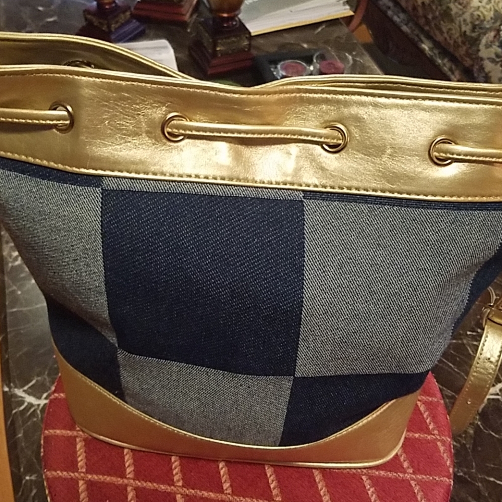 Purse - Picture 2 of 2